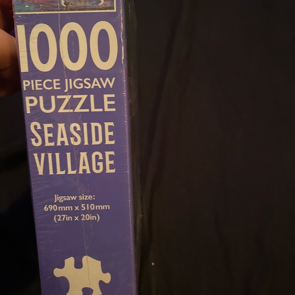 1000 piece puzzle🧩seaside village design🧩NWT🧩has never been opened🧩 - Picture 6 of 8